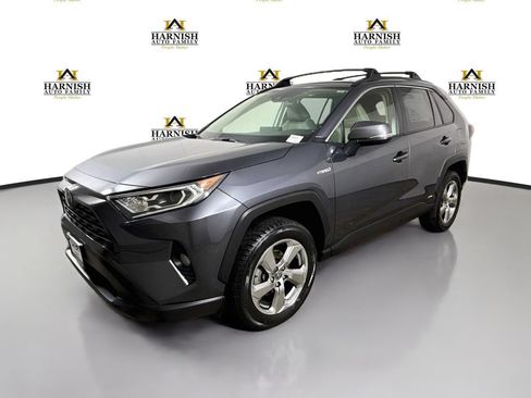 Used 2021 Toyota RAV4 XLE Premium AWD/4WD image 3