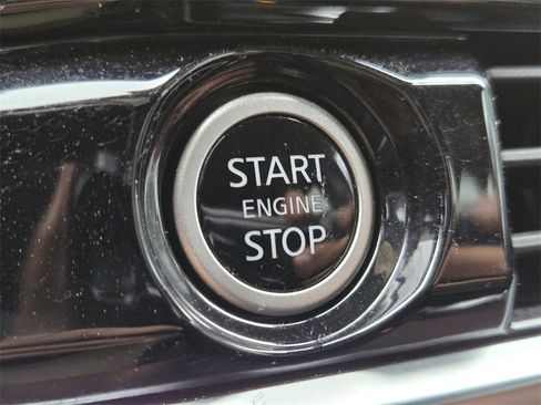 Used 2024 Nissan Pathfinder SV w/ SV Premium Package image 23