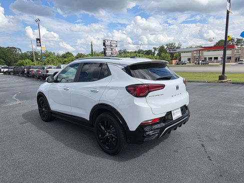 Used 2024 Buick Encore GX Sport Touring FWD image 3