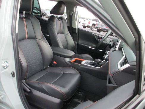 Used 2022 Toyota RAV4 Adventure w/ Convenience Package AWD/4WD image 21