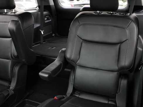 Used 2021 Ford Explorer Limited w/ Equipment Group 301A AWD/4WD image 22