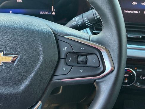 Used 2025 Chevrolet Trax LT w/ Driver Confidence Package FWD image 17