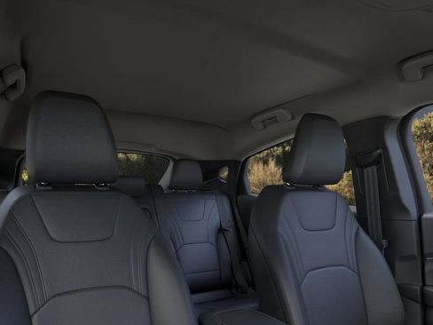 Used 2025 Ford Mustang Mach-E Premium image 22