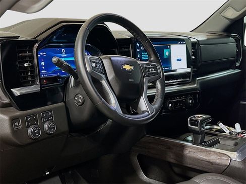 Used 2023 Chevrolet Silverado 1500 LTZ image 7