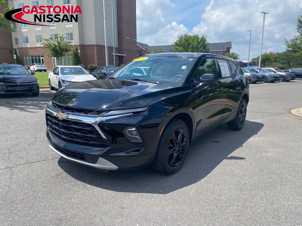 Used 2025 Chevrolet Blazer LT AWD/4WD image 11