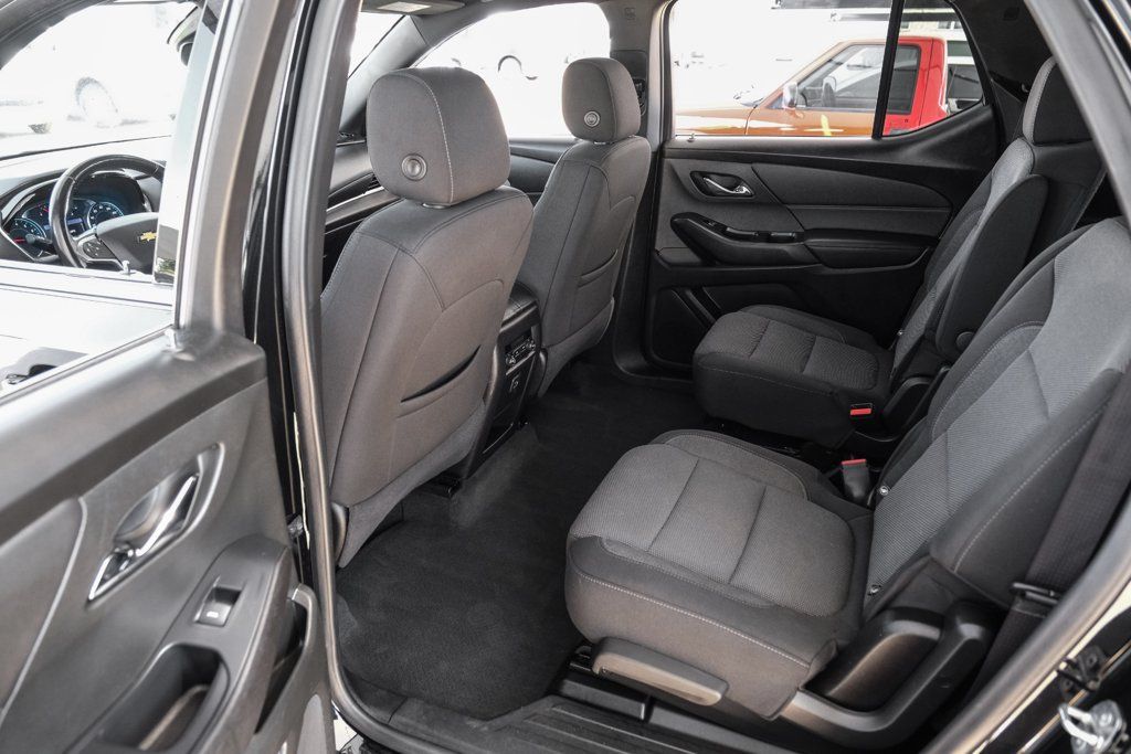 Used 2022 Chevrolet Traverse LT FWD image 40