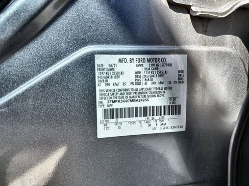 Used 2021 Ford Edge SE image 31