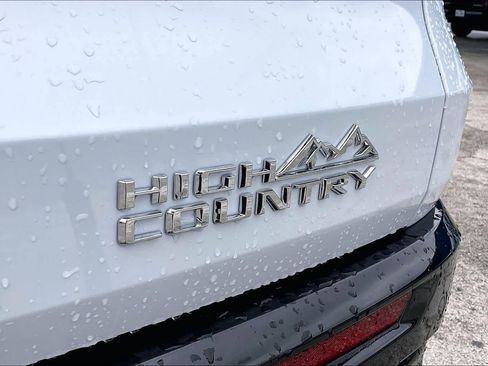 New 2026 Chevrolet Traverse High Country w/ LPO, Floor Liner Package FWD image 15
