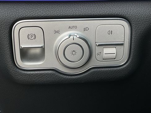 Used 2024 Mercedes-Benz GLE 350 4MATIC image 29