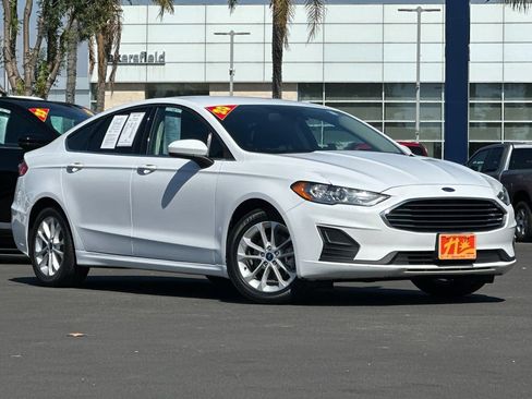 Used 2020 Ford Fusion SE FWD image 1
