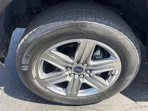 Used 2019 Ford F150 XLT w/ Equipment Group 302A Luxury AWD/4WD image 31