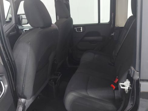Used 2023 Jeep Wrangler Unlimited Sahara w/ Cold Weather Group AWD/4WD image 16