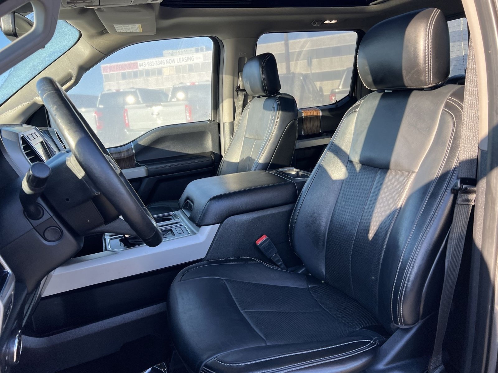 Used 2019 Ford F150 Lariat w/ Equipment Group 502A Luxury AWD/4WD image 13