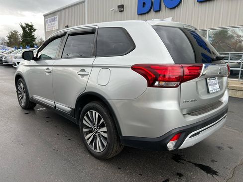 Used 2020 Mitsubishi Outlander SEL image 3