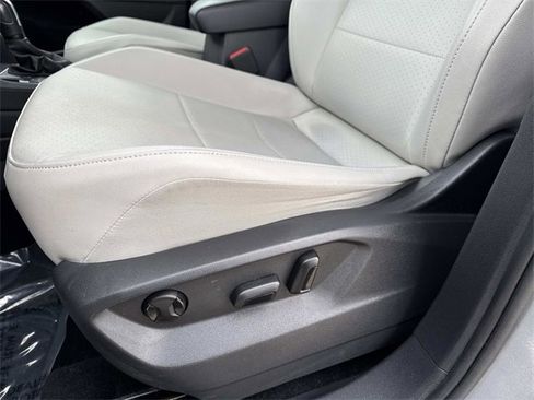 Used 2020 Volkswagen Tiguan SE w/ Panoramic Sunroof Package image 19