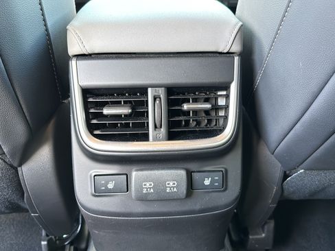 Used 2022 Subaru Outback Limited AWD/4WD image 16
