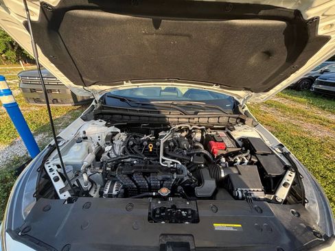 Used 2025 Nissan Altima 2.5 SV FWD image 34