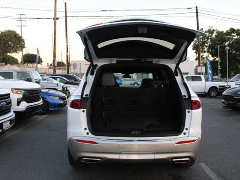 Used 2022 Buick Enclave Essence image 8