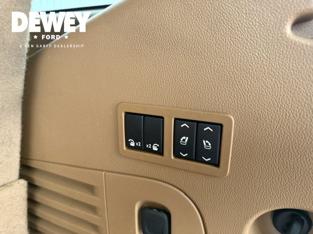 Used 2017 Cadillac Escalade Platinum AWD/4WD image 37