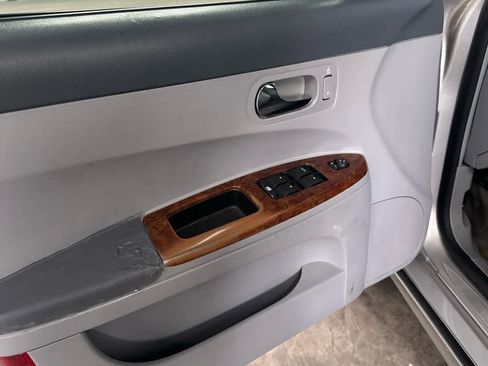 Used 2005 Buick LaCrosse CXL w/ Chrome Appearance Package image 16