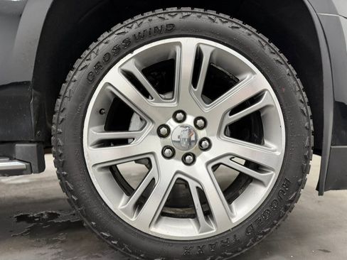 Used 2017 Cadillac Escalade Luxury AWD/4WD image 72