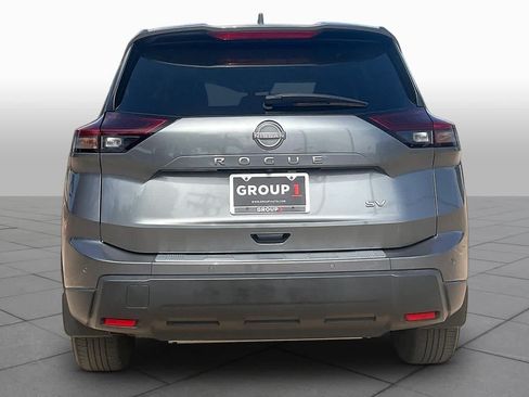 Used 2024 Nissan Rogue SV w/ SV Premium Package FWD image 5
