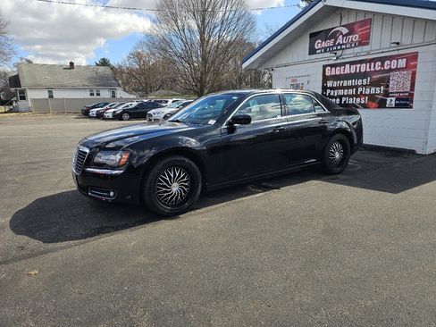 Used 2012 Chrysler 300 S w/ Luxury Group image 4