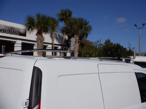 Used 2021 Ford Transit Connect XL image 7