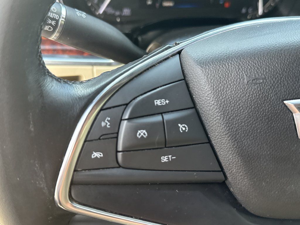 Used 2019 Cadillac XT5 Premium Luxury FWD image 19