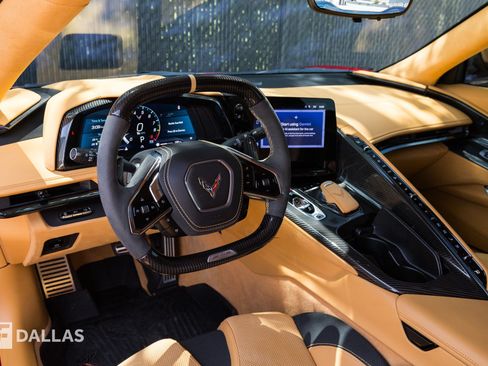 Used 2025 Chevrolet Corvette Z06 RWD image 3
