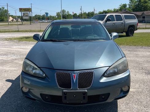 Used 2006 Pontiac Grand Prix GXP w/ Sun And Sound Package FWD image 3