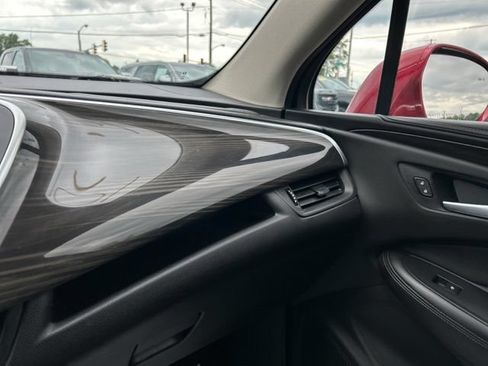 Used 2019 Buick Envision Essence AWD/4WD image 38
