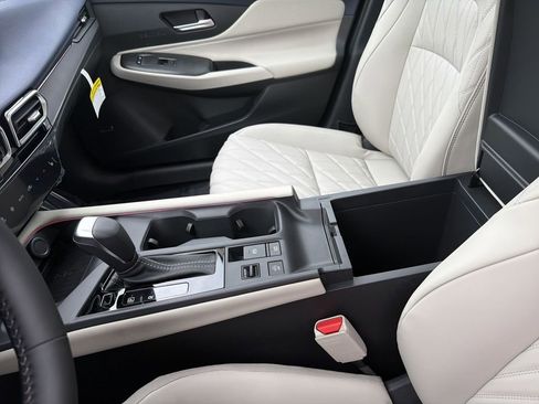 New 2026 Nissan Sentra SL w/ Floor Mat Package FWD image 23