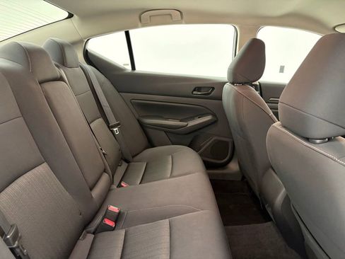 Used 2025 Nissan Altima 2.5 SV FWD image 30