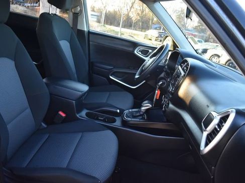 Certified 2023 Kia Soul LX w/ LX Technology Package image 12