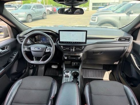 Used 2024 Ford Escape ST-Line w/ Tech Pack #1 AWD/4WD image 2