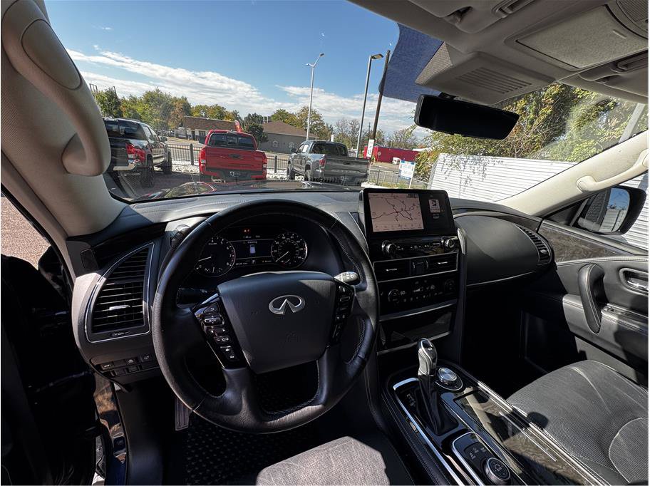 Used 2024 INFINITI QX80 Luxe AWD/4WD image 2