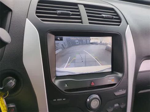 Used 2014 Ford Explorer XLT w/ Equipment Group 202A image 31