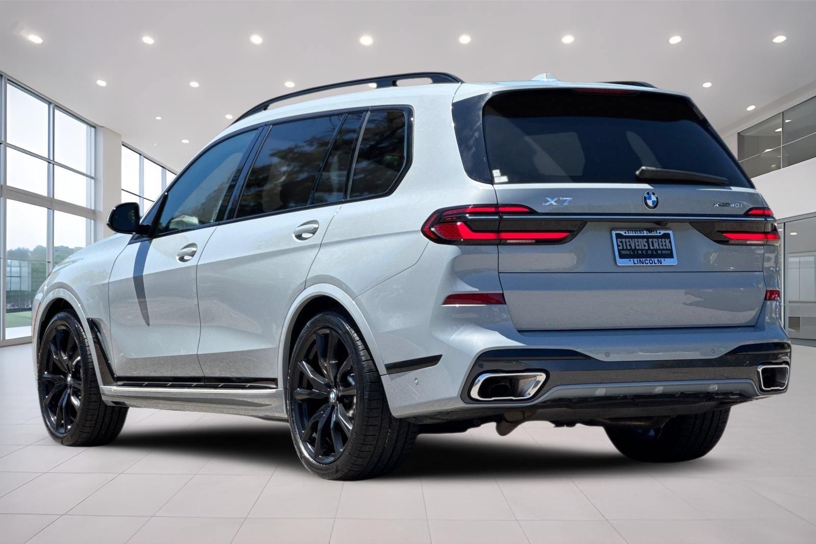 Used 2024 BMW X7 xDrive40i w/ M Sport Package AWD/4WD image 6