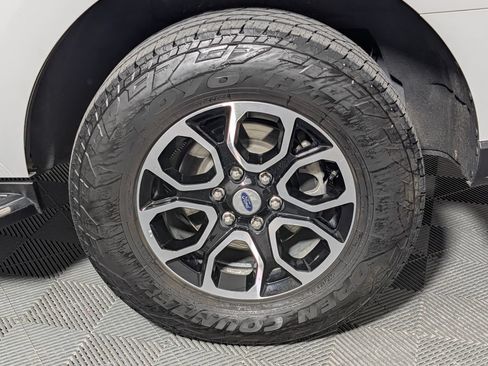 Used 2023 Ford Expedition XLT AWD/4WD image 21