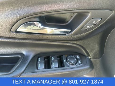 Used 2024 Chevrolet Equinox LT image 11