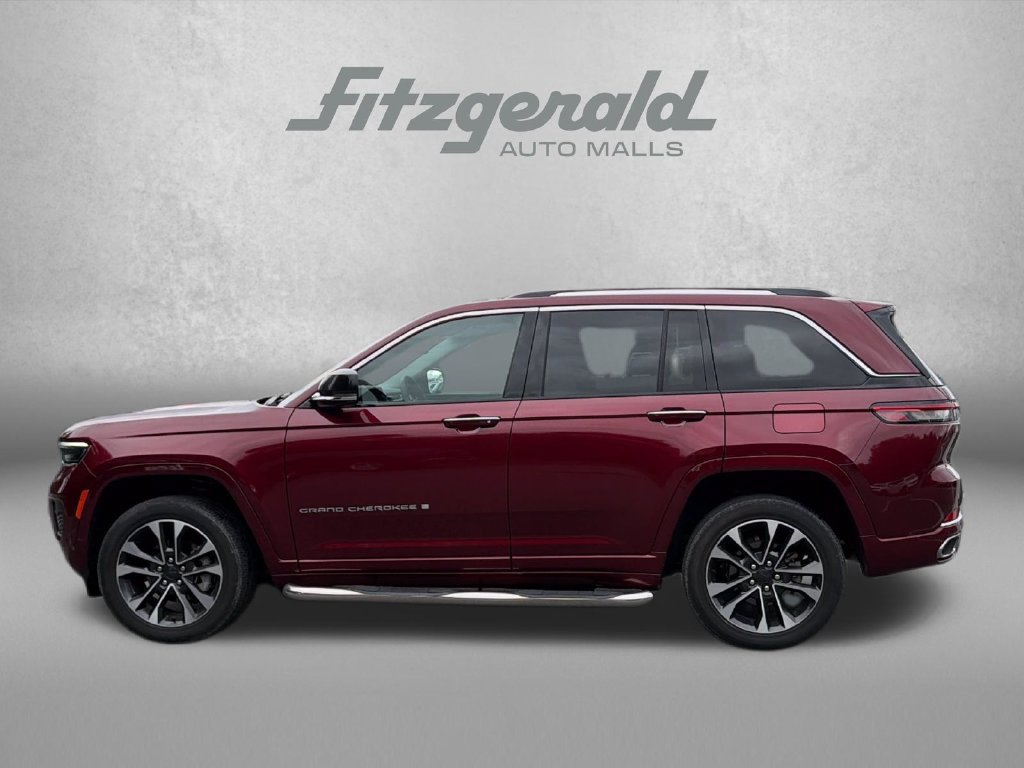 Used 2023 Jeep Grand Cherokee Overland AWD/4WD image 5
