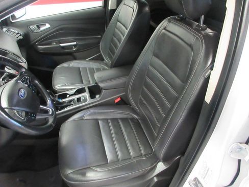 Used 2019 Ford Escape Titanium w/ U9j03 - Titanium Tow Package image 16