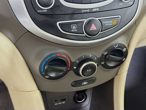 Used 2012 Hyundai Accent GLS FWD image 14