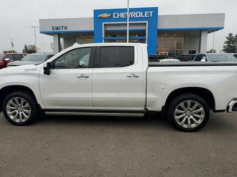 Used 2019 Chevrolet Silverado 1500 High Country w/ Technology Package image 4