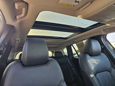 Certified 2025 MAZDA CX-50 AWD 2.5 Hybrid w/ Premium Pkg image 19