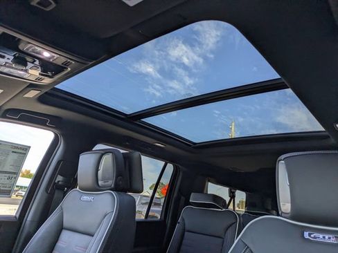 New 2026 GMC Yukon XL AT4 Ultimate w/ LPO, Illumination Package AWD/4WD image 23