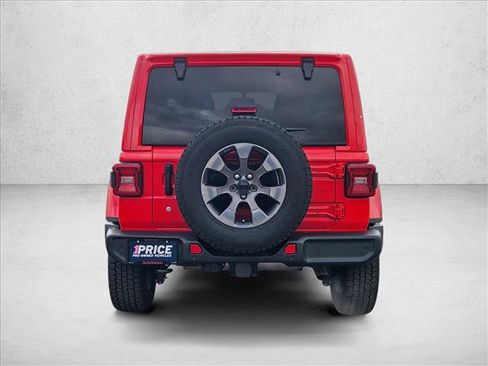Used 2018 Jeep Wrangler Unlimited Sahara image 7