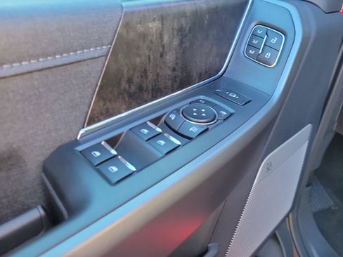 New 2026 Ford F250 Lariat w/ Black Appearance Package image 19