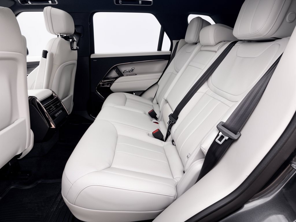 New 2027 Land Rover Range Rover Sport SE AWD/4WD image 24